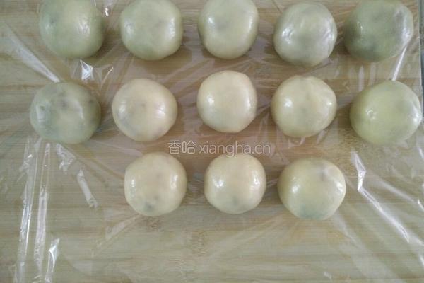 广式豆沙月饼的做法图解10