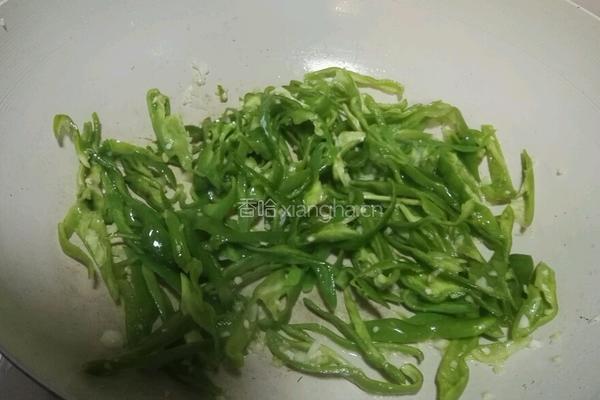 青椒炒卤牛肉的做法图解4