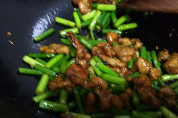 蒜苗炒鸡肉的做法图解9