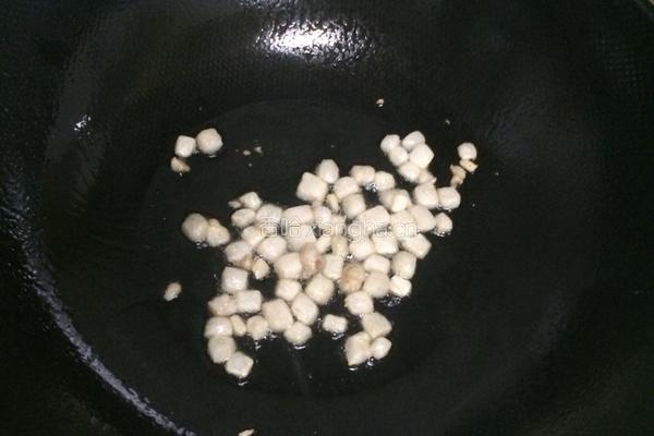 香菇肉末豆腐的做法图解3