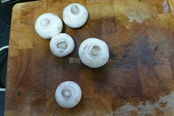 蘑菇豆腐海鲜汤的做法图解2