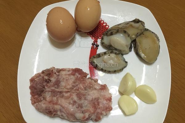 绝世鲍鱼蛋炒饭的做法图解1