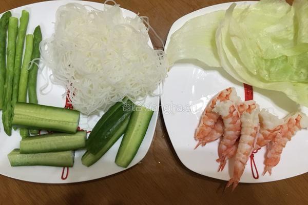越南鲜虾米纸卷的做法图解6