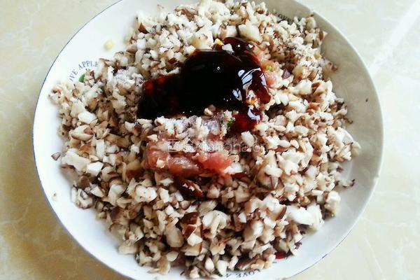 冬菇蒸肉饼的做法图解2