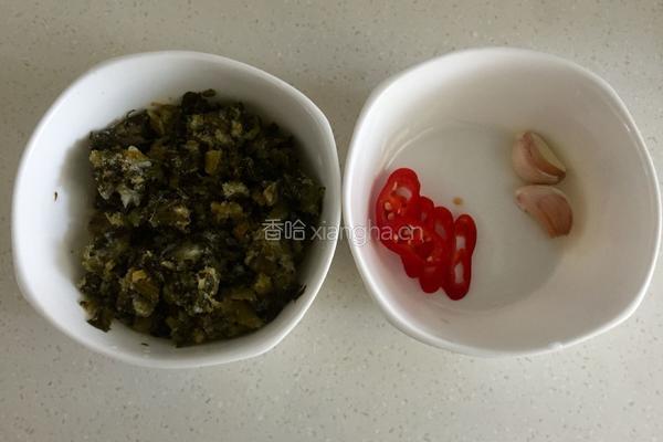 酸菜炒土豆丝的做法图解1