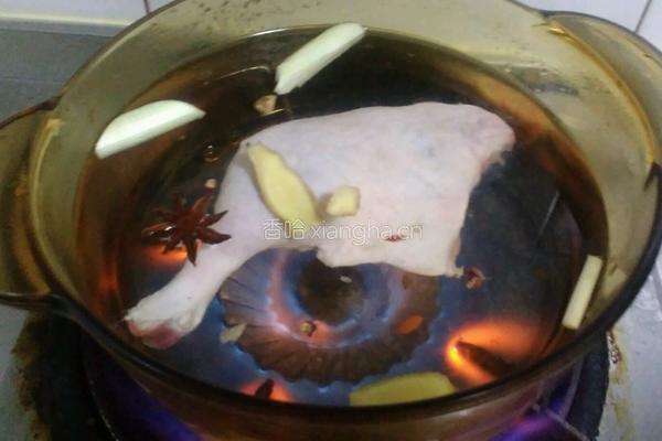 韭黄炒鸭肉的做法图解2