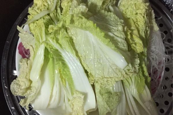 娃娃菜蒸粉丝的做法图解2