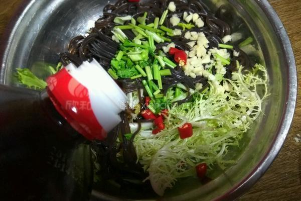 苦菊拌蕨根粉的做法图解5
