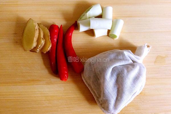 清炖萝卜牛肉的做法图解3