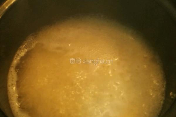 熬小米粥的做法图解3
