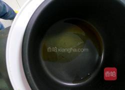 电饭煲蛋炒饭的做法图解3