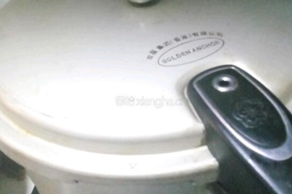 酱焖酥鲫鱼的做法图解8