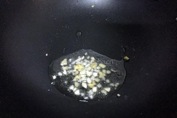 蘑菇炒牛肉的做法图解2