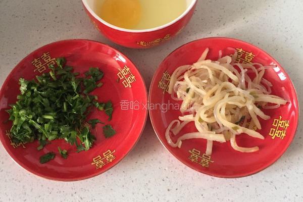 宝宝鸡蛋饼的做法图解1