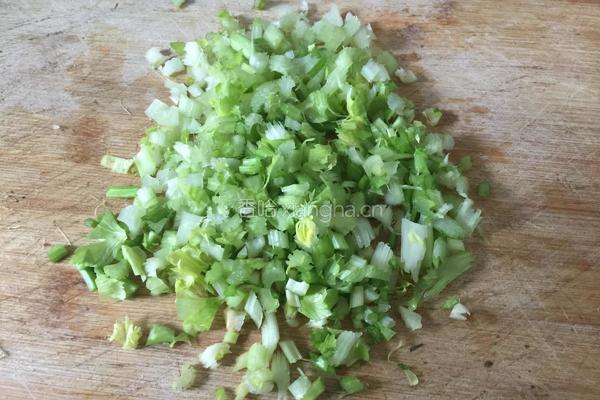 牛肉饺子馅的做法图解3