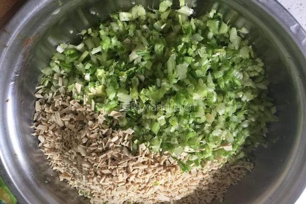 牛肉饺子馅的做法图解5