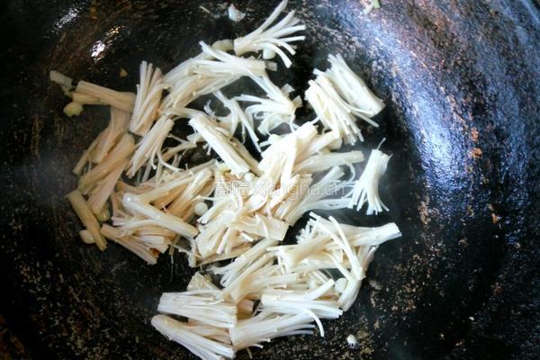 炒金针菇的做法图解8