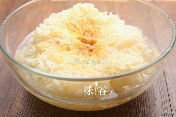 百合雪梨银耳糖水的做法图解2
