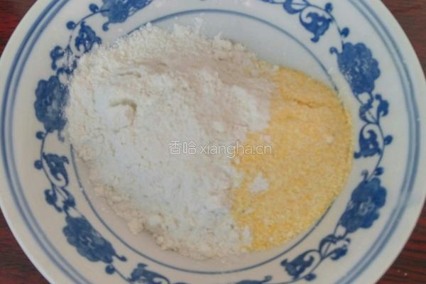 玉米面煎饼的做法图解1