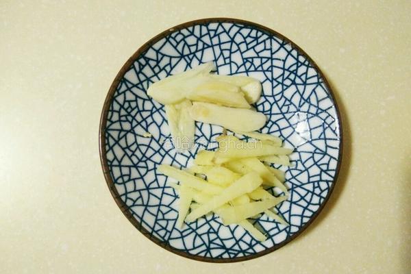 彩椒杏鲍菇炒鸡丁的做法图解3