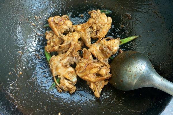 辣炒鸡叉骨的做法图解7