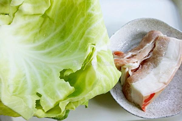 圆白菜回锅肉的做法图解1