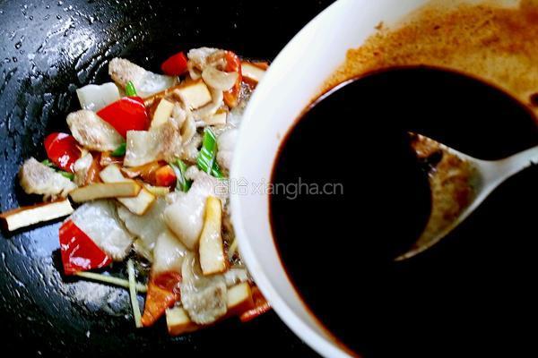 圆白菜回锅肉的做法图解11