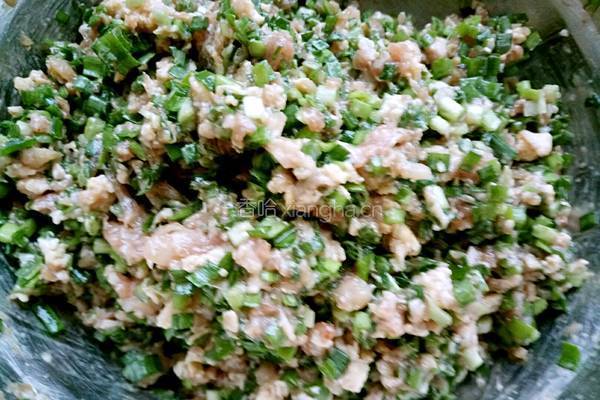 韭菜鸡蛋虾仁饺子馅的做法图解9