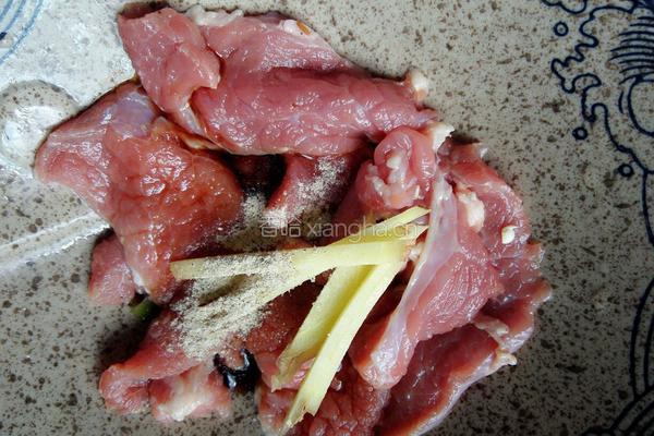 洋葱爆炒牛肉的做法图解2