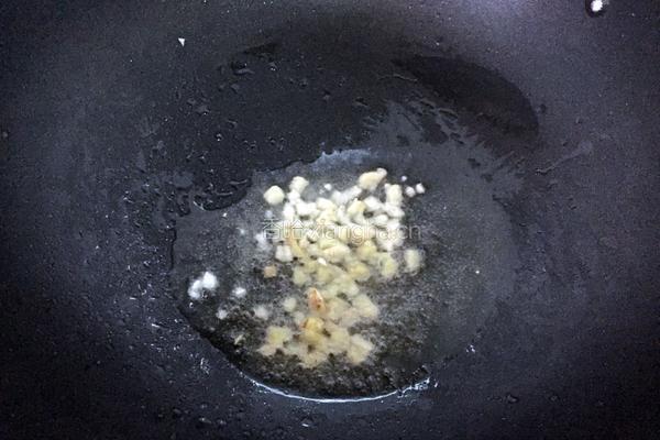 酸菜炖五花肉的做法图解4