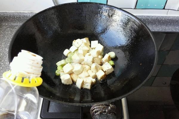 葱炒豆腐的做法图解7