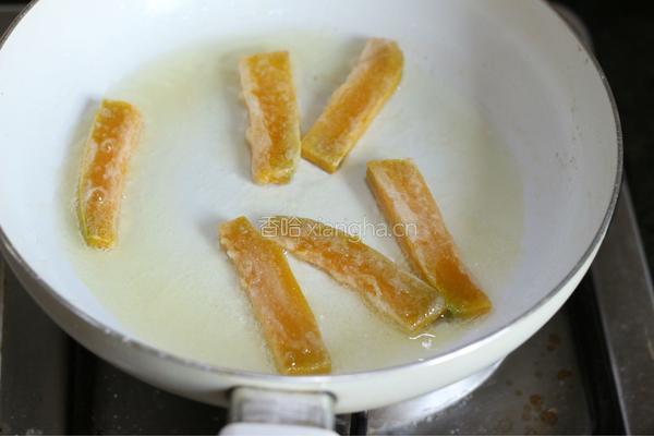 咸鸭蛋黄炒南瓜的做法图解6