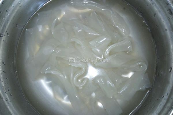 鸡丝拉皮的做法图解1