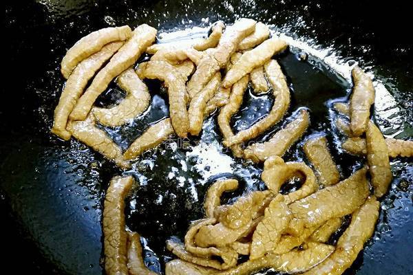 铁板牛肉的做法图解2