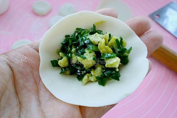 鸡蛋韭菜饺子馅的做法图解8