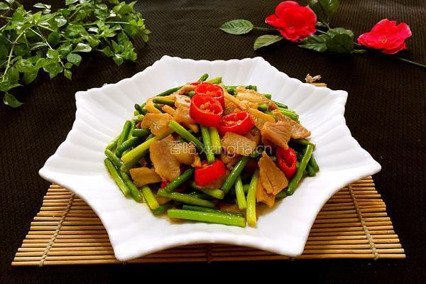 蒜台炒腊肉的做法图解9