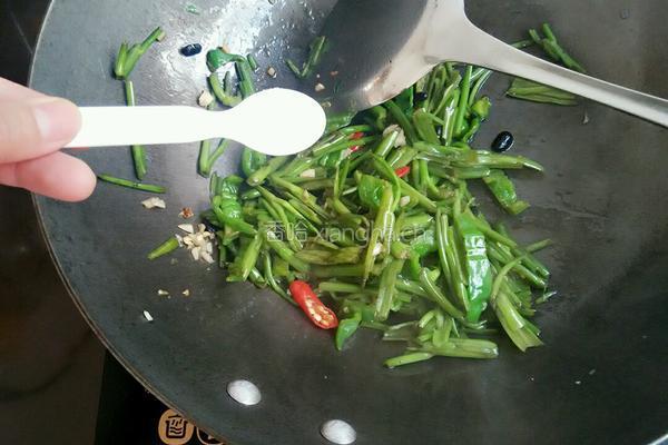 豆豉空心菜梗的做法图解6