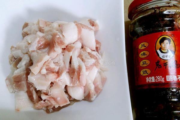 老干妈小炒肉的做法图解2