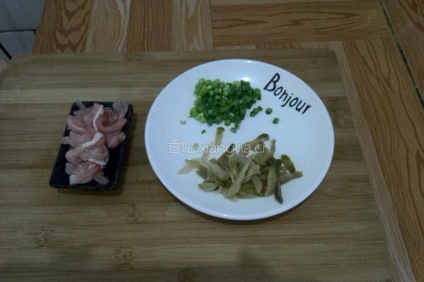 榨菜肉丝炒高粱饭的做法图解2