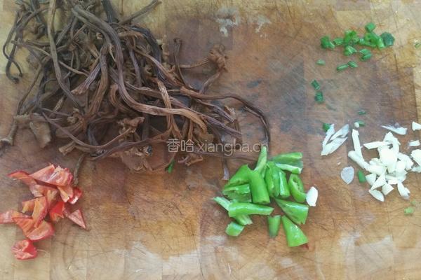 干锅茶树菇的做法图解2