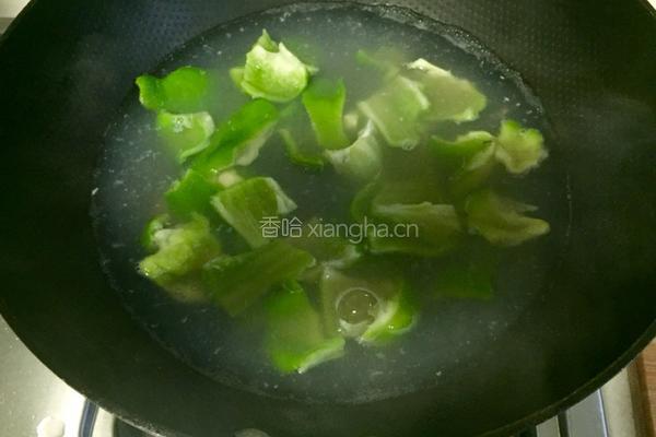 鱿鱼炒咸菜的做法图解4