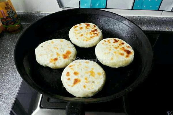 牛肉韭菜馅饼的做法图解12