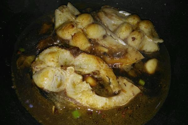 大蒜烧鲢鱼的做法图解9