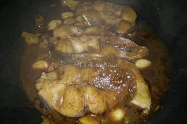 大蒜烧鲢鱼的做法图解10
