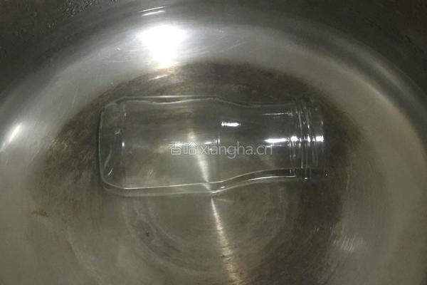 自制黄桃罐头的做法图解1