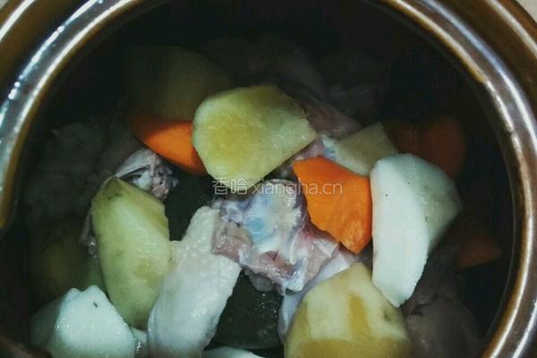 雪莲山药清鸡汤的做法图解3