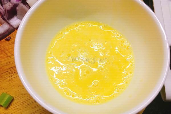 鳗鱼炒饭的做法图解3