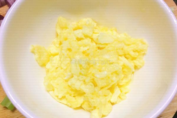 鳗鱼炒饭的做法图解5