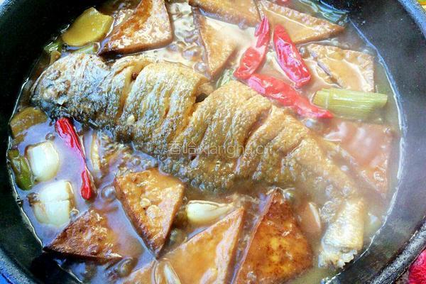 黄花鱼炖豆腐的做法图解7