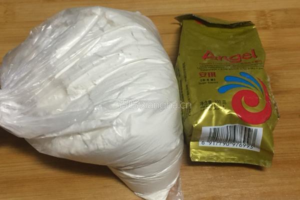 梅菜扣肉饼的做法图解1